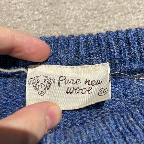 ๐ WOOL SWEATER ๐ - Picture 2 of 4